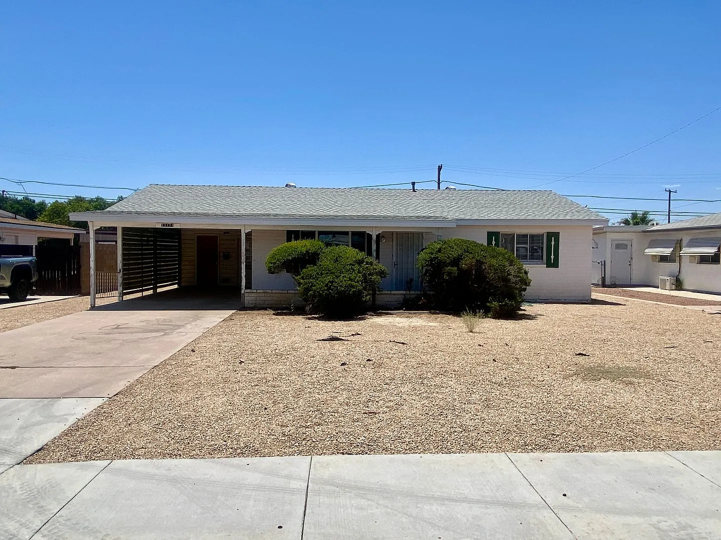 2 Bedroom, 1 Bathroom in Youngtown — Photo 1