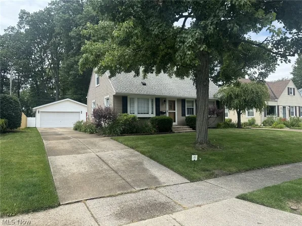 2930 9th St, Cuyahoga Falls, OH 44221