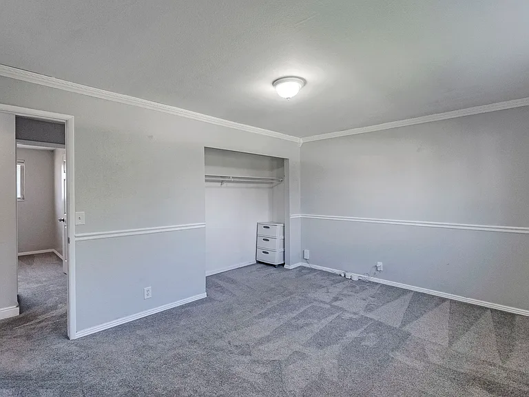 3246 W Royalwood Dr — Photo 18