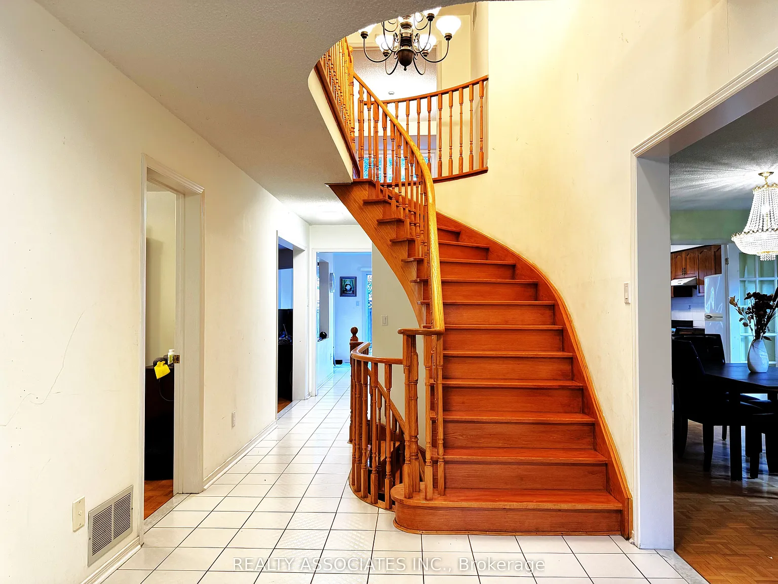 4 bed, $4,700 — Photo 2