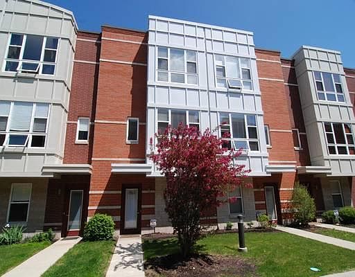 1st image of 3214 N Kilbourn Ave Unit 3