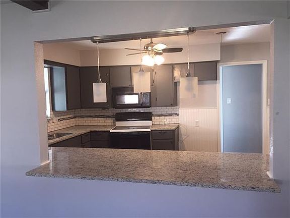 4th image of 816 Loy Ln