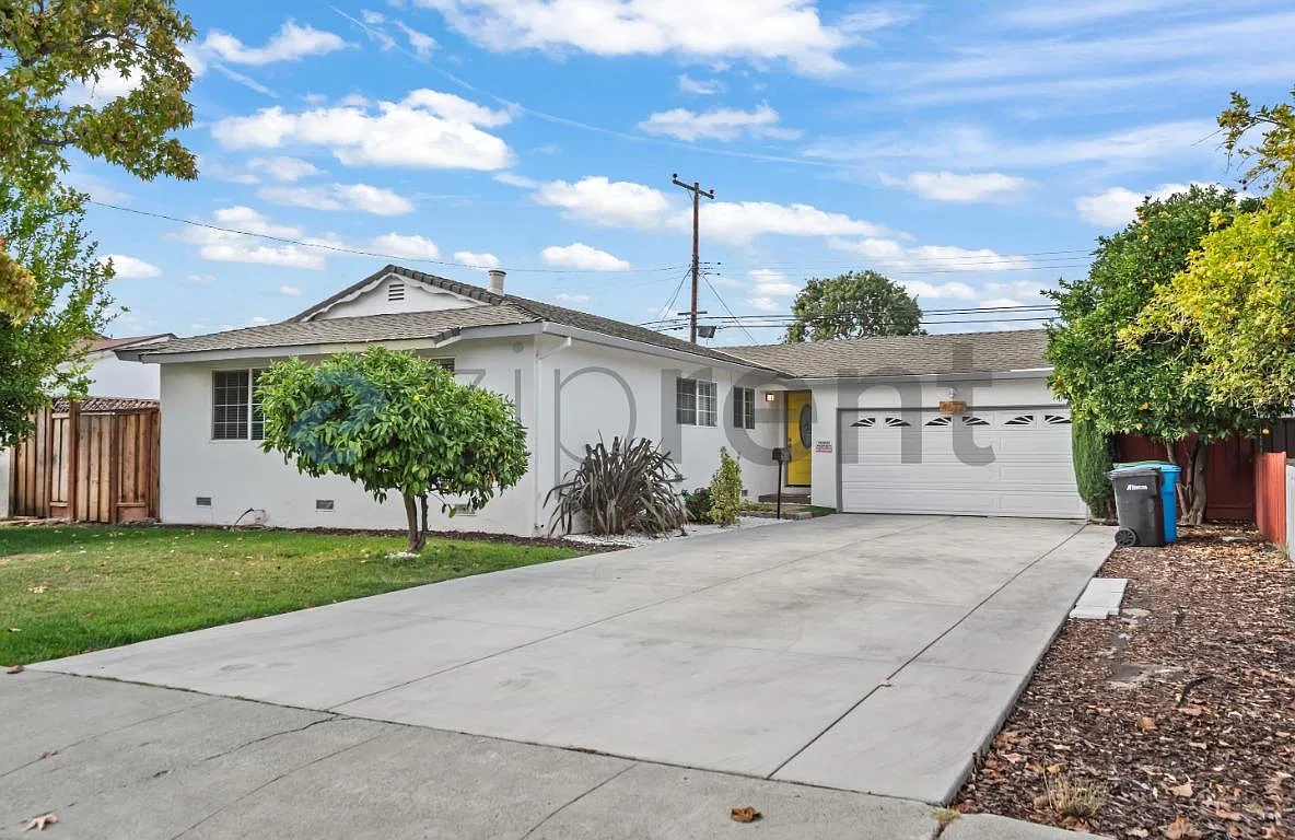 4 bed, 1167 sqft, $5,145 — Photo 2