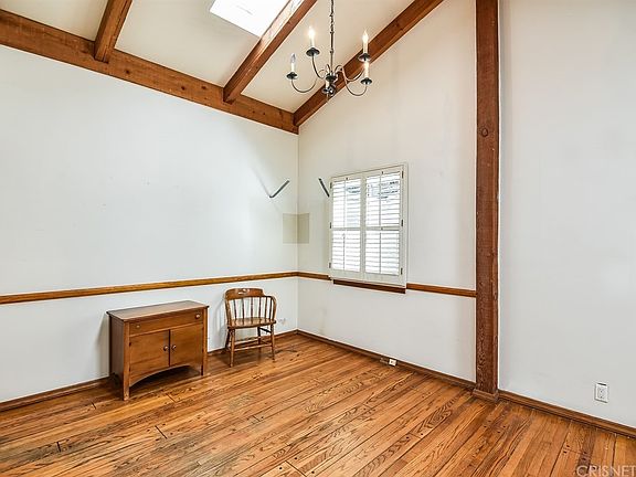 5th image of 5936 Mammoth Ave