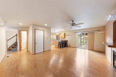 261 Oliver Ct — Photo 3