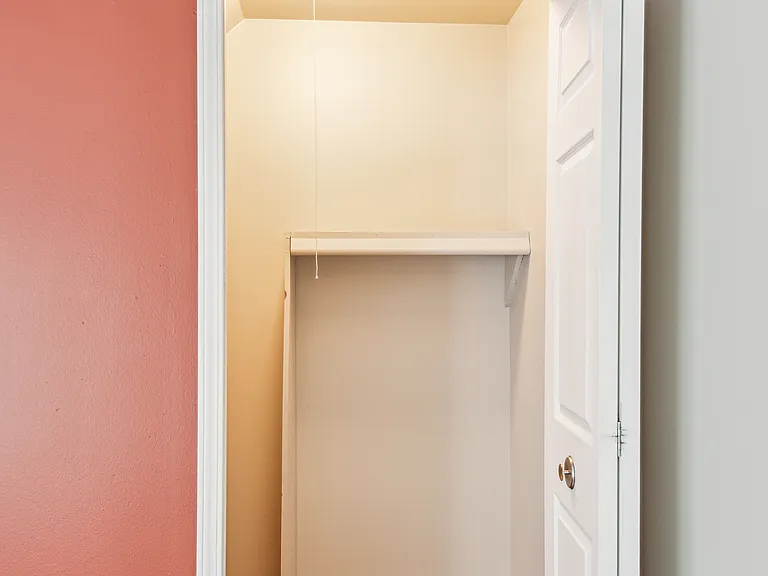 Pointe West Apartments — Photo 68