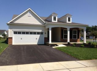 53 W Da Vinci Way, Farmingdale, NJ 07727