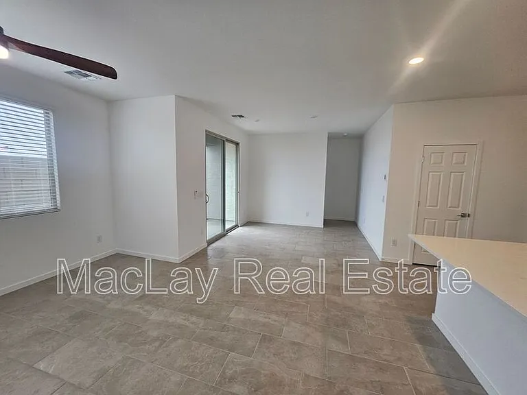548 W Fremont Pass — Photo 8