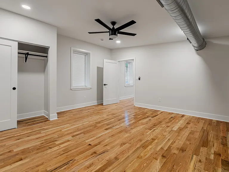 1629 E Eyre St — Photo 18