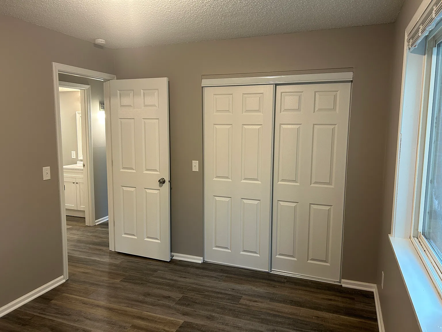 2 bed, $1,100 — Photo 2