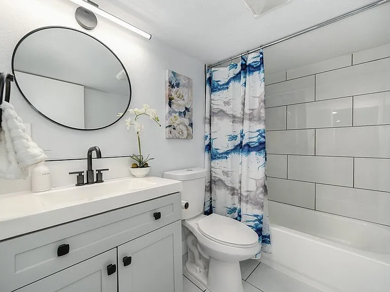2277 Beaumont St — Photo 13