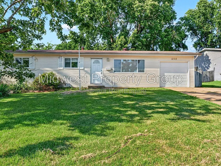 1205 Acredale Dr — Photo 1