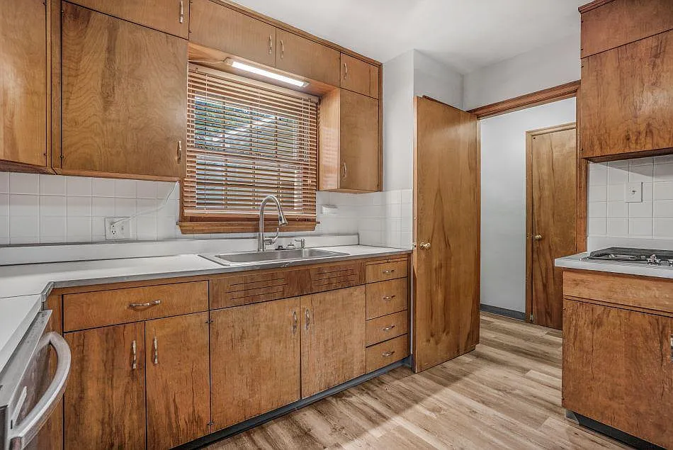 5 bed, 2.5 bath, 1916 sqft, $1,850 — Photo 4