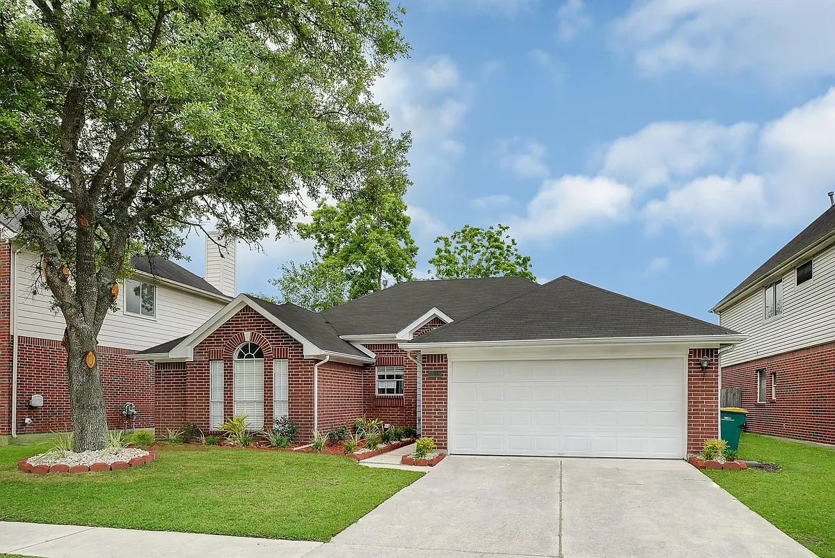 Building Photo - 3515 Walden Dr