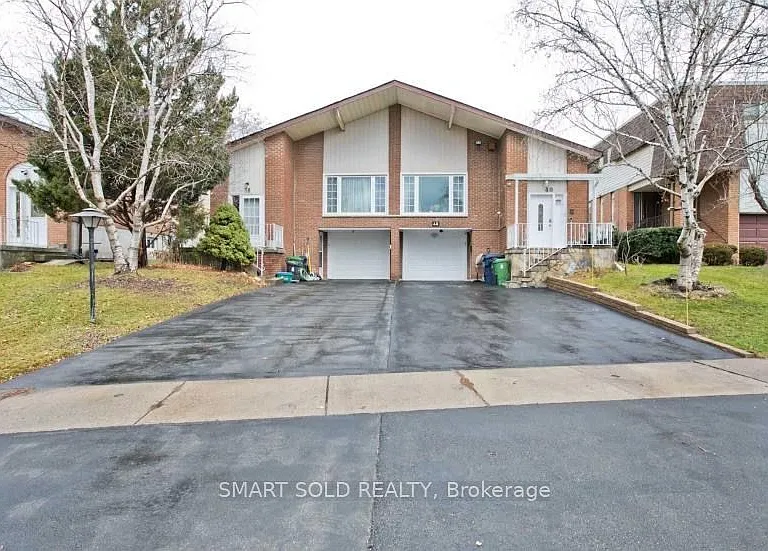 40 Mintwood Dr #UPPER — Photo 1