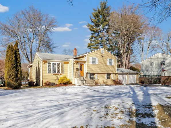 71 Robin Lane, Fairfield, CT 06824