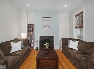 2302 Spruce St APT 3, Philadelphia, PA 19103
