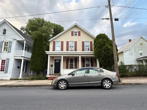 728 Broad St, Chambersburg, PA 17201