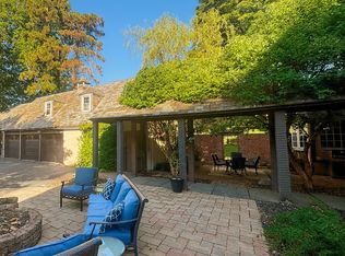 1820 Albany Ave #BED-9, West Hartford, CT 06117