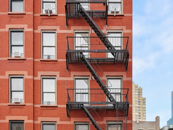 351 West 47th Street image 1 of 24