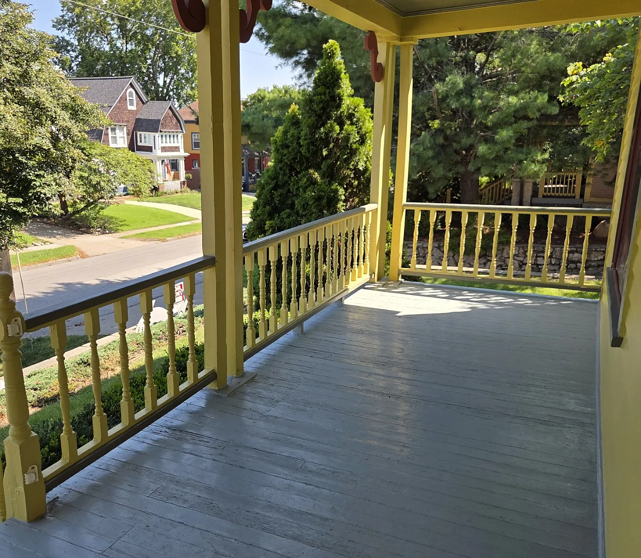 2 bed, 1000 sqft, $1,375 — Photo 2