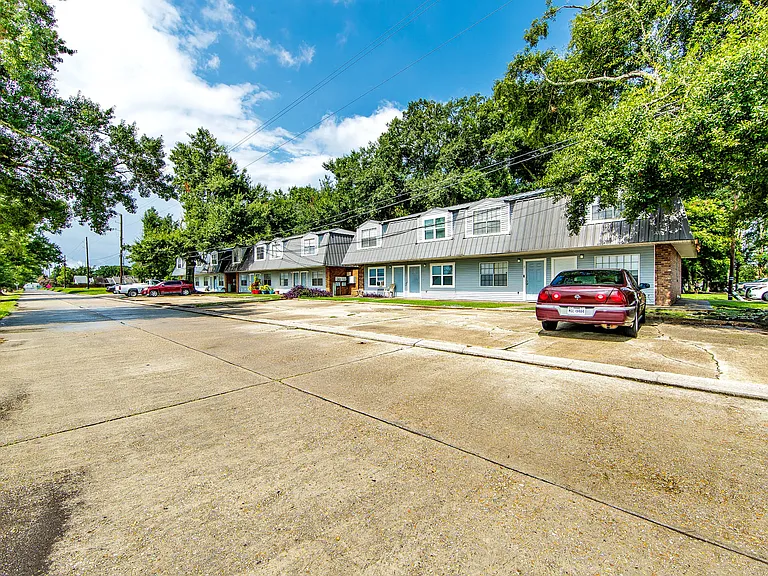 1300 Louise st — Photo 11