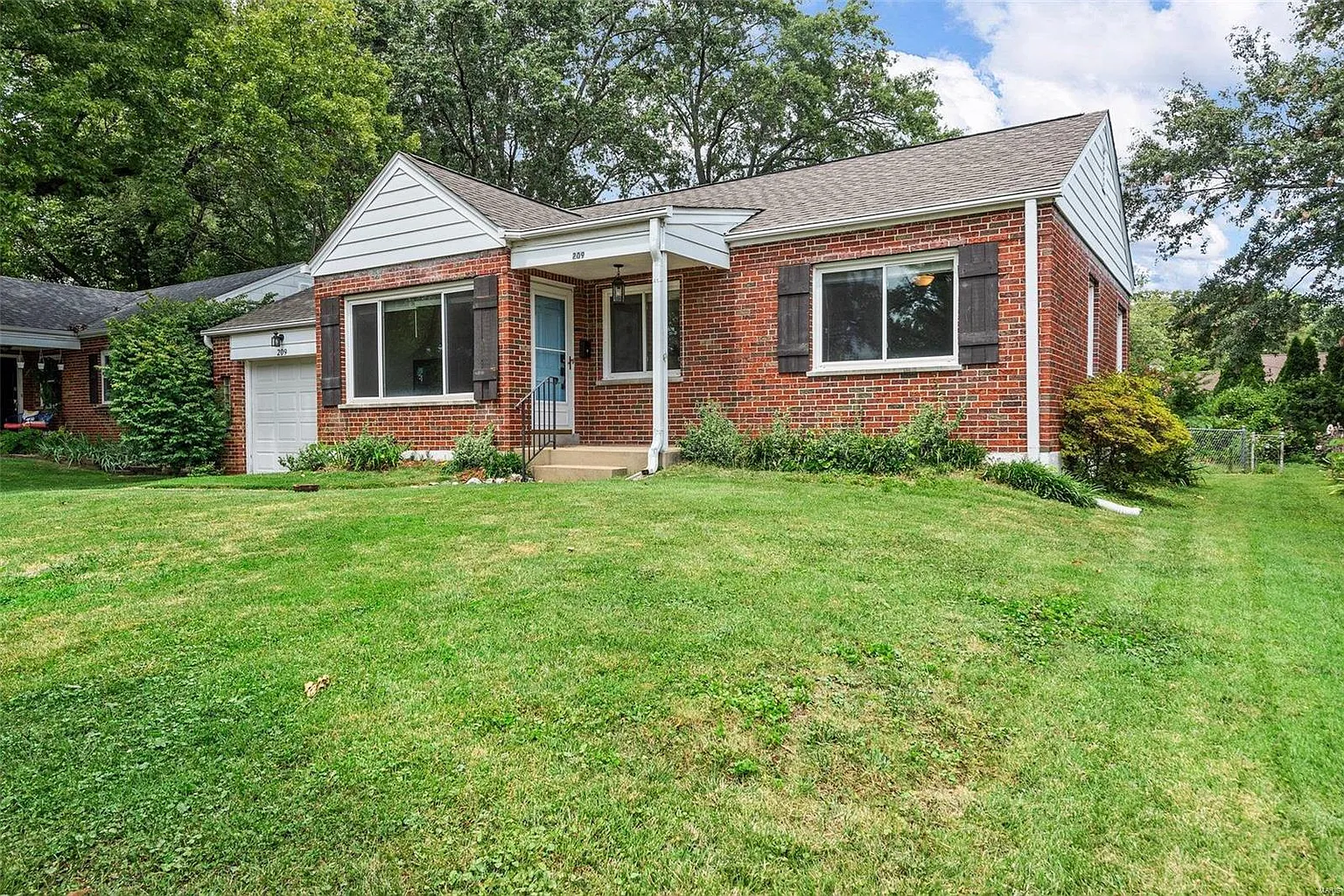 209 Sunningwell Dr photo 1