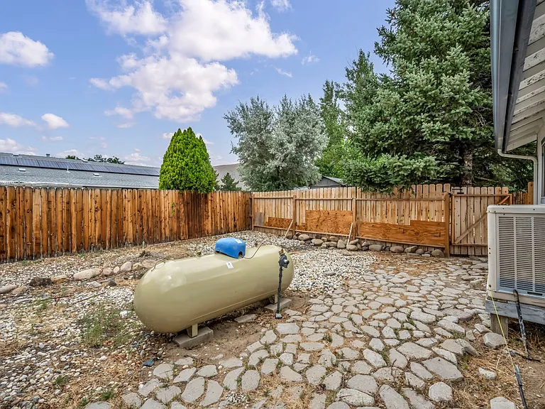 17575 Parrot Dr — Photo 29