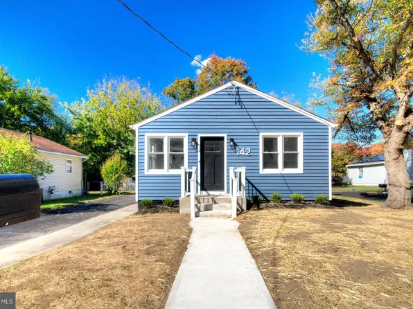 142 N Dolbow Ave, Carneys Point, NJ 08069