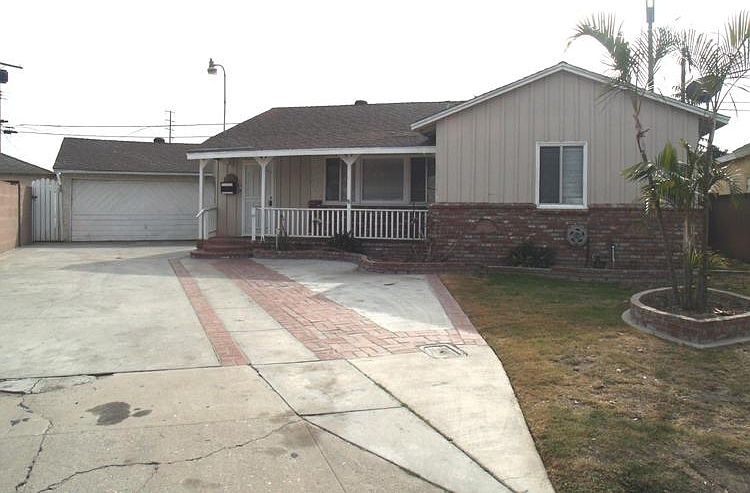 Located on end of cul-de-sac