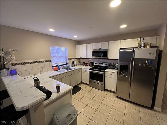 4th image of 223-225 SE 23rd Pl