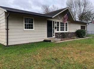 101 Del Rio Rd, Carpentersville, IL 60110