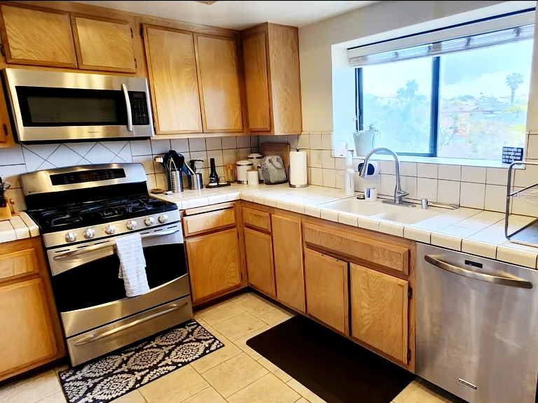 830 N Juanita Ave #4 — Photo 8
