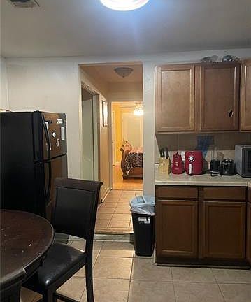 5th image of 2621 Filmore Ave