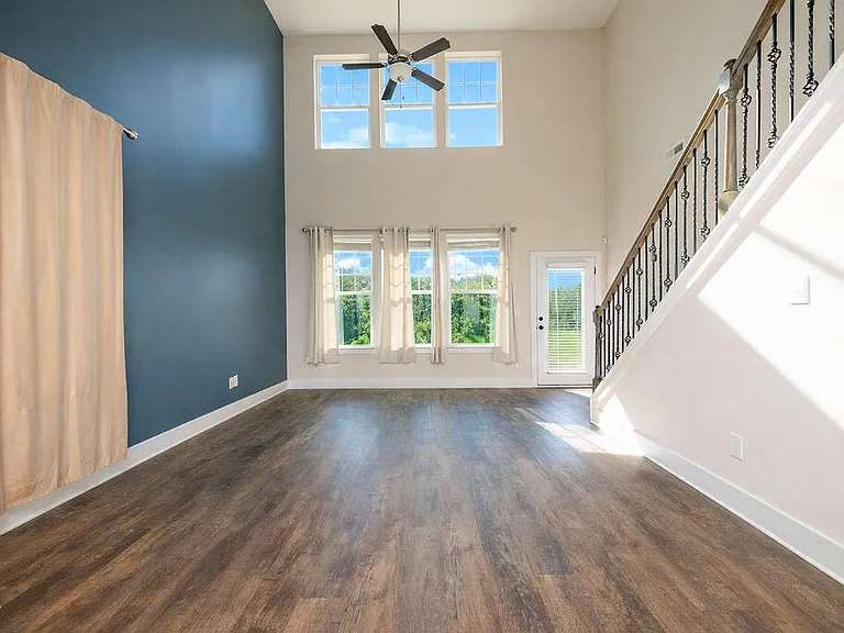 1026 Abbott St — Photo 3