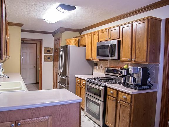 4th image of 1115 Park Circle Ct