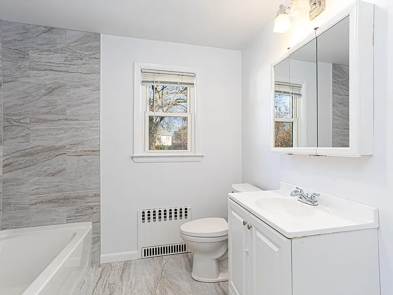 272 Hunyadi Ave #2 — Photo 7