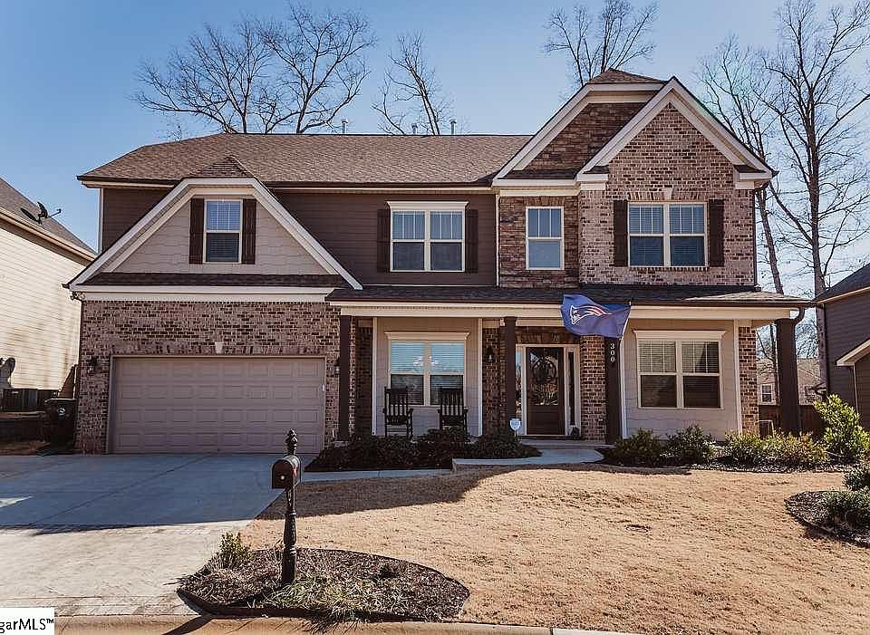 1st image of 300 Carters Creek Ct
