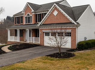 101 Springhill Dr, Oakdale, PA