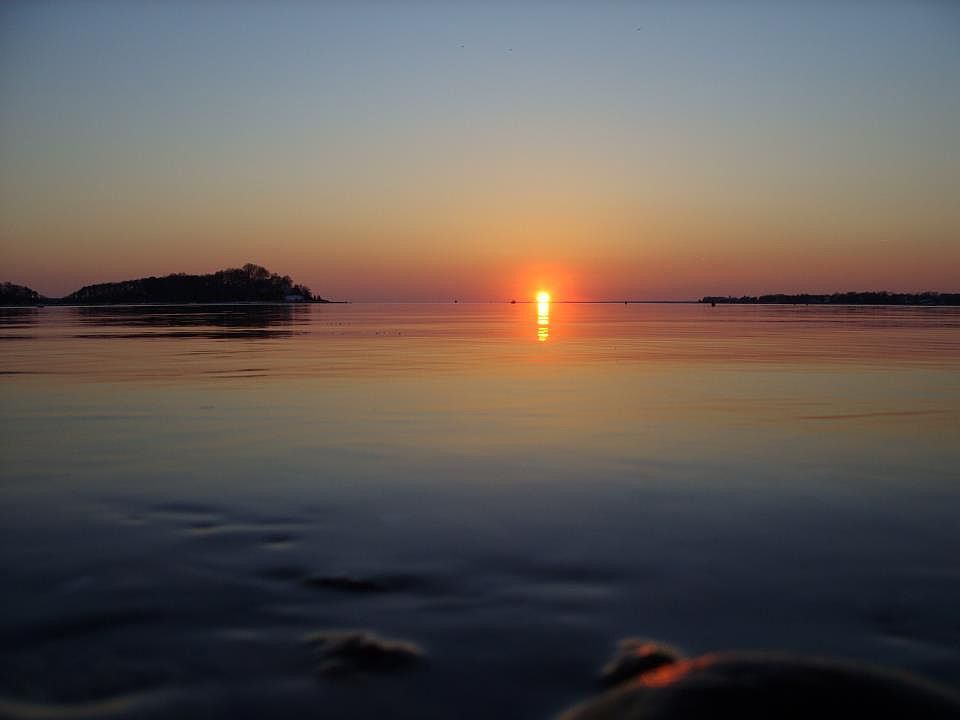 2nd image of 79 Shore Rd
