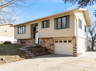 307 Fairview Dr, Glenwood, IA 51534