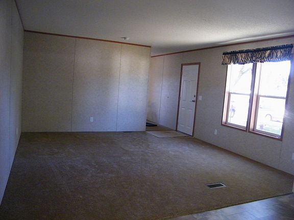 2nd image of 1002 Vantura Dr