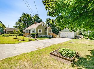 2 Lake Ave, Rockland, ME 04841