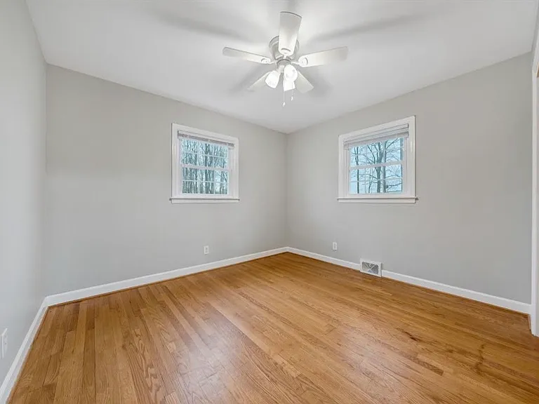 2532 Beechwood Ln — Photo 7