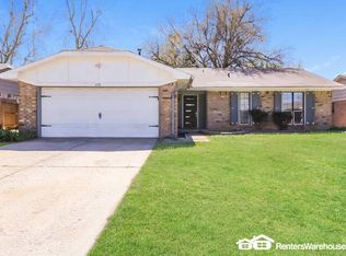 428 Brighton Dr, Edmond, OK 73003