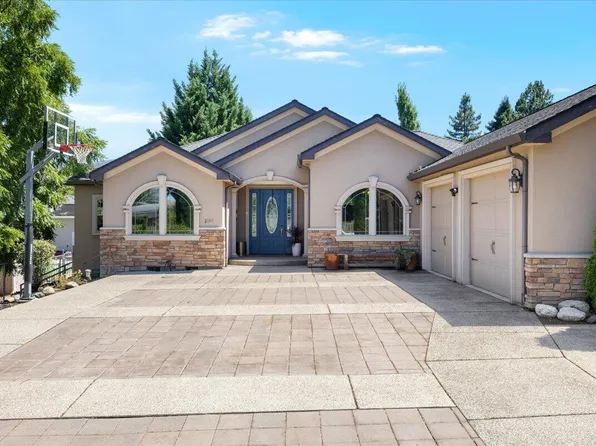2720 Montara Dr, Medford, OR 97504