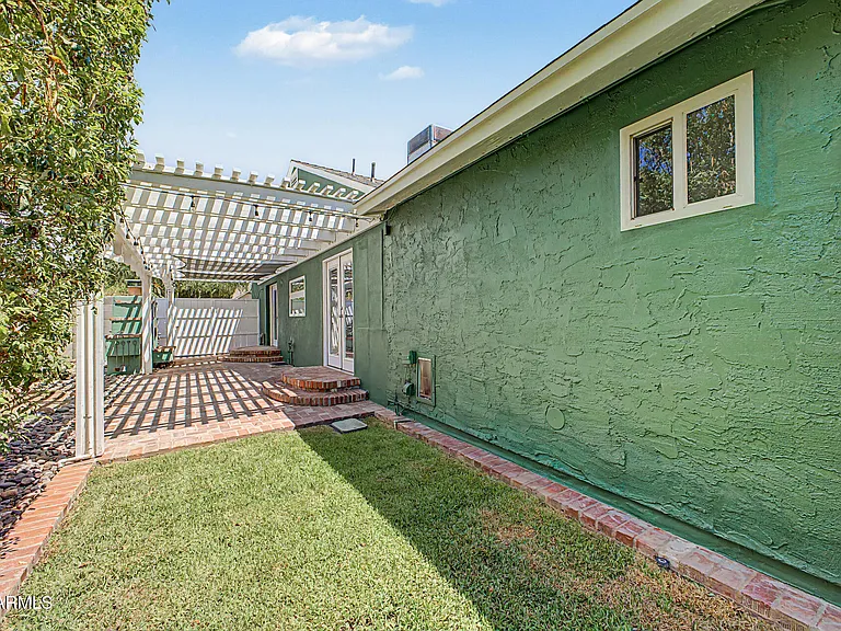 521 W Mariposa St #MAIN — Photo 29
