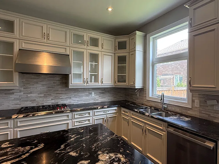 222 N Park Blvd — Photo 16