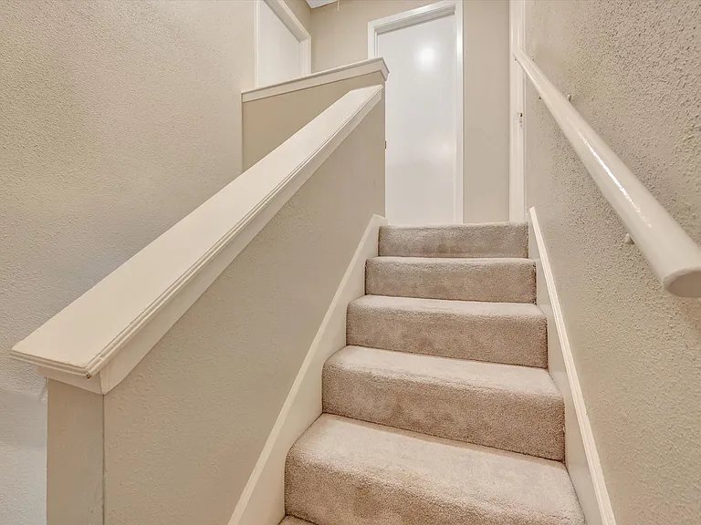 16570 Space Center Blvd — Photo 25