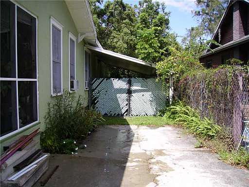 4th image of 1114 Herndon St